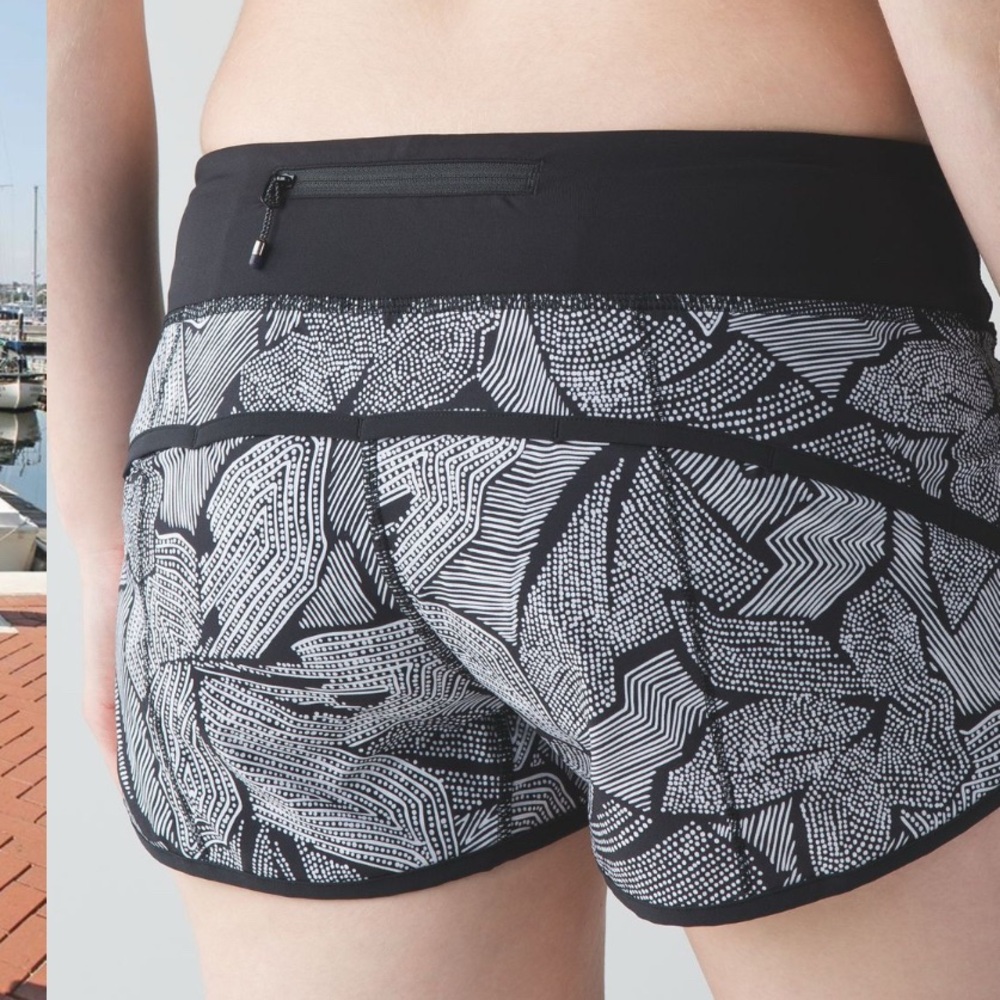 Lululemon Shorts Speed Short Dottie Tribe Black & White sz. 8 2.5”